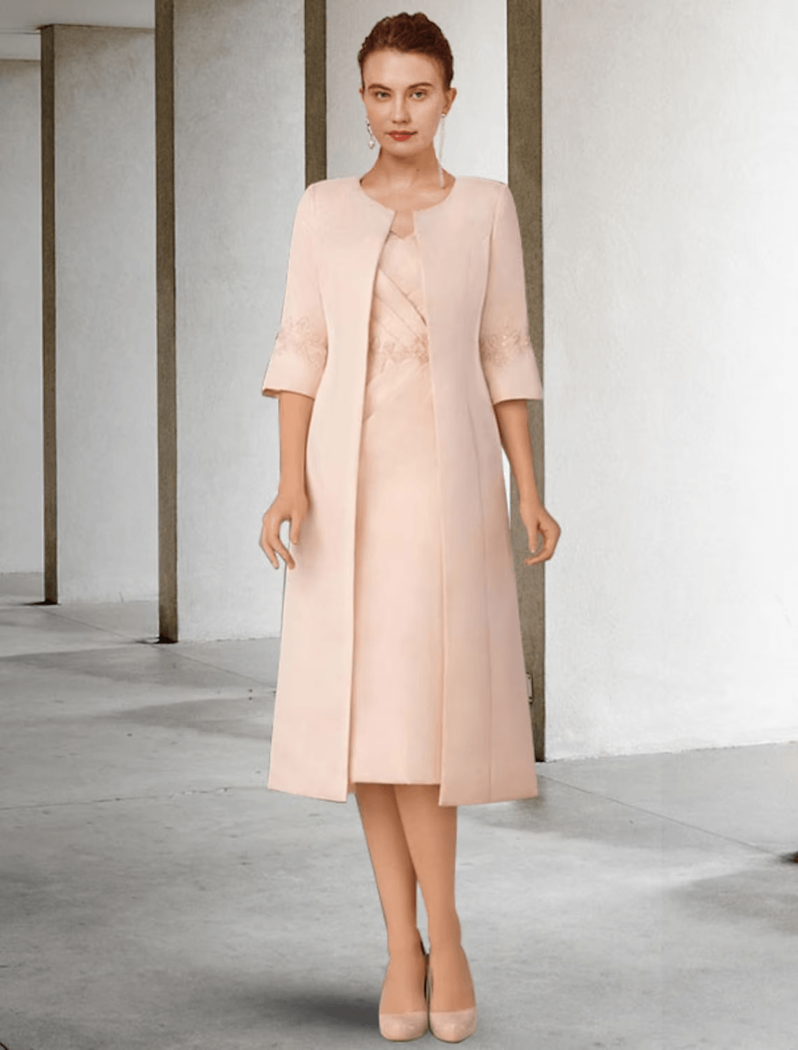 Vestido de mãe da noiva de duas peças, estilo coluna, elegante, com decote em V, comprimento até ao joelho, renda, chiffon elástico, manga curta, com aplicações, drapeado lateral