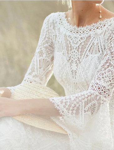Strand Boho Brautkleider A-Linie Rundhalsausschnitt Langarm Sweep / Pinsel Schleppe Spitze Brautkleider mit Spitze Volltonfarbe