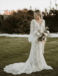 Strand Boho Brautkleider Kapelle Zug Trompete/Meerjungfrau Langarm V-Ausschnitt Spitze Mit Applikationen Volltonfarbe