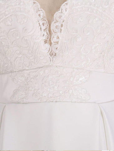 Beach Open Back Wedding Dresses Court Train A-Line Long Sleeve V Neck Satin With Appliques