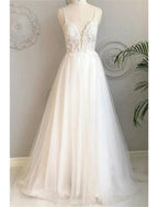 Beach Wedding Dresses A-Line Sweetheart Camisole Spaghetti Strap Court Train Lace Bridal Gowns With Buttons Appliques