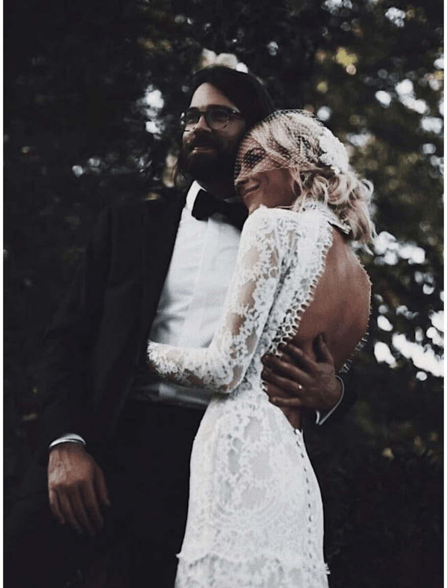 Beach Wedding Dresses Court Train Mermaid / Trumpet Long Sleeve High Neck Lace With Appliques Solid Color&nbsp;