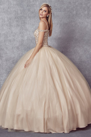 Perlenbesetztes Ballkleid mit kalten Schultern von Juliet 1426