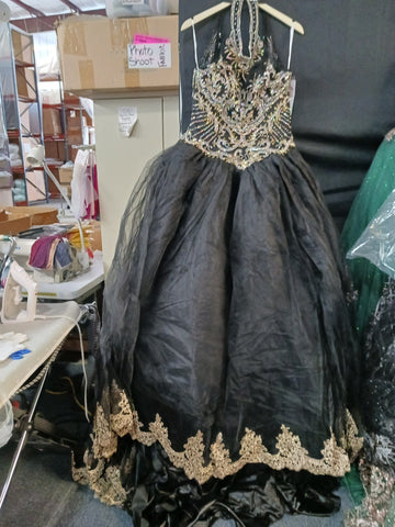 Perlenbesetztes Quinceanera-Kleid mit hohem Kragen von House of Wu 26881
