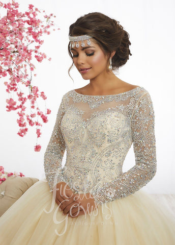 Perlenbesetztes Quinceanera-Kleid mit langen Ärmeln von Fiesta Gowns 56347