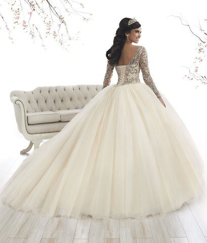 Perlenbesetztes Quinceanera-Kleid mit langen Ärmeln von House of Wu 26875