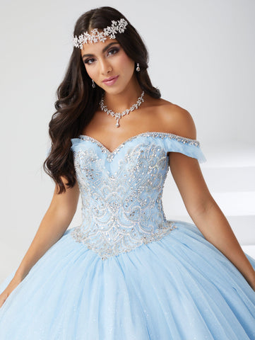 Perlenbesetztes schulterfreies Quinceanera-Kleid von Fiesta Gowns 56460