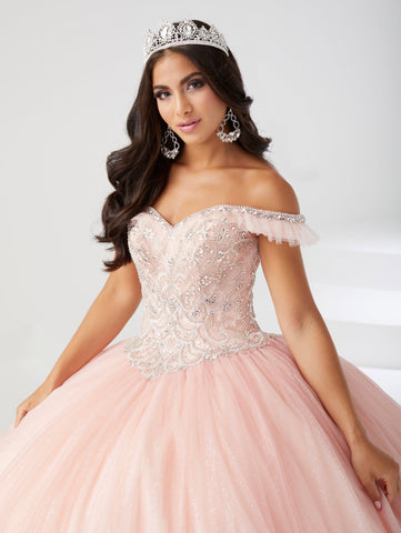 Perlenbesetztes schulterfreies Quinceanera-Kleid von Fiesta Gowns 56460