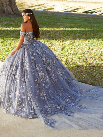 Vestido de quinceanera com contas e ombros à mostra da Fiesta Gowns 56479