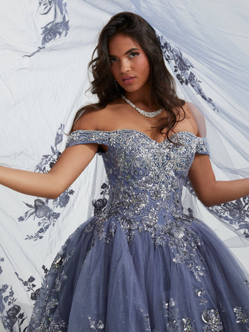 Vestido de quinceanera com contas e ombros à mostra da Fiesta Gowns 56479