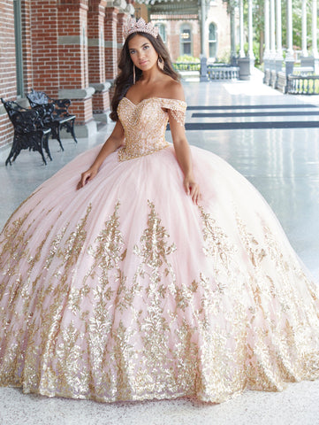 Vestido de quinceanera com contas e ombros à mostra da House of Wu 26044