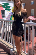 Schönes schwarzes Über-die-Schulter-Trägerloses Homecoming-Kleid Mit Spitze