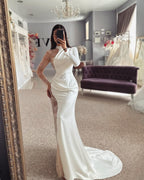 Schönes Satin-Säulen-Spitzen-Trägerlangarm-Brautkleid mit Applikationen