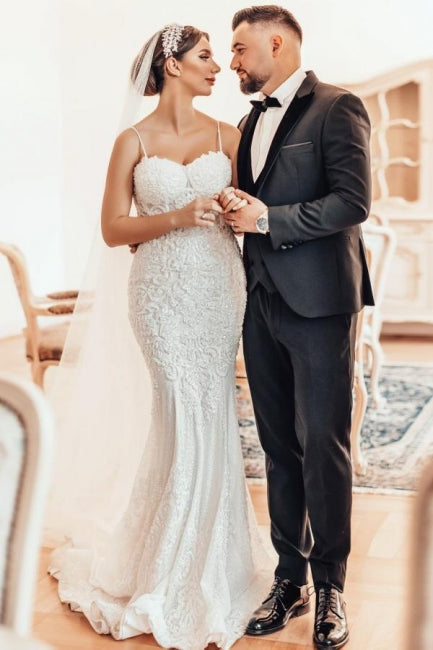 Schönes langes Meerjungfrau-Spaghettiträger-Spitzenkleid ohne Ärmel für die Hochzeit
