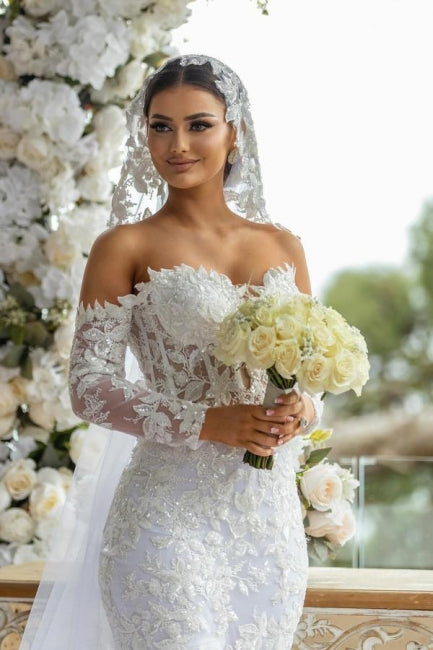 Schönes langes weißes Meerjungfrau-Trägerloses Spitzen-Glitzer-Hochzeitskleid mit langen Ärmeln