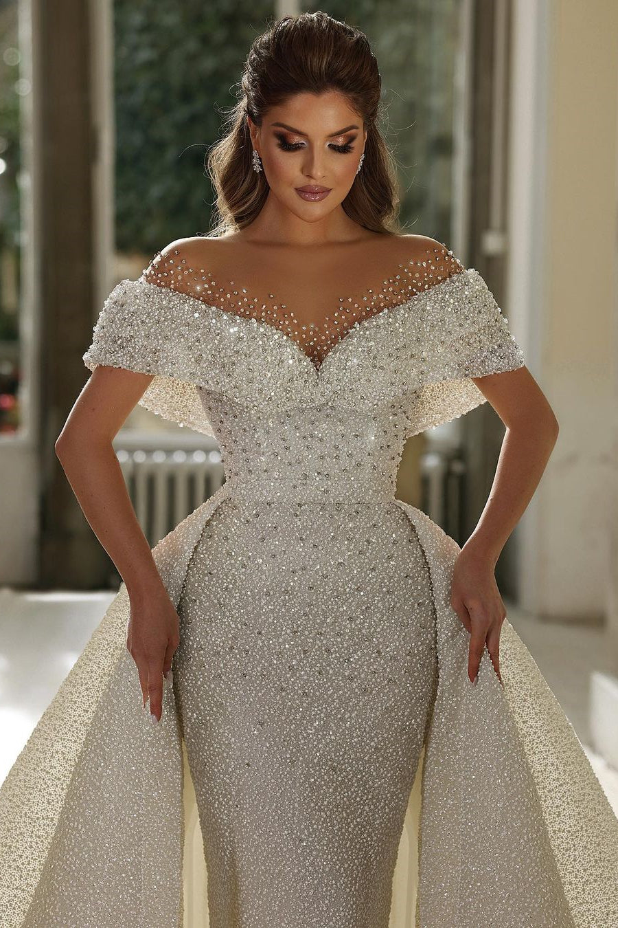 Vestidos de novia con panel de retrato de sirena y cuentas