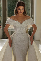 Vestidos de novia con panel de retrato de sirena y cuentas