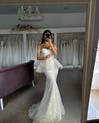 Vestidos de Noiva Brancos de Tule e Renda Sereia Lindos, Decote Coração e Sem Mangas, com Aplicações