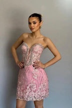 Schönes kurzes Säulensatin-Spitzen-Süßherz-Ärmelloses Rosa Heimkehrkleid mit Applikationen