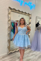 Schönes himmelblaues A-Linien-Applikationskurzballkleid für den Homecoming