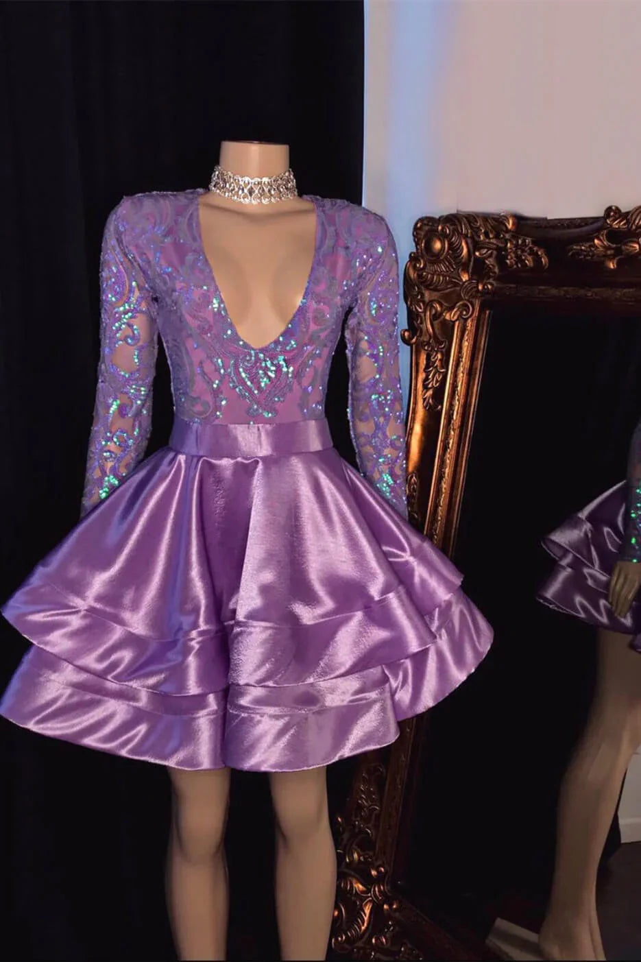 Hermoso Vestido de Fiesta Corto Con Cuello en V y Mangas Largas