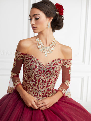 Vestido de quinceanera com manga em sino e ombro de fora, da House of Wu 26948
