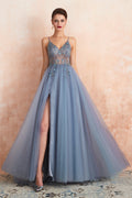 Melhor vestido de baile comprido de tule com decote em V e racha, sem mangas