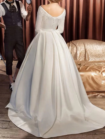 Verlobung Vintage 1940er / 1950er Jahre Formelle Herbst-Brautkleider Ballkleid Schulterfrei Langarm Hofschleppe Satin-Brautkleider mit Schärpe / Bandapplikationen