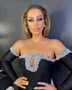 Vestidos de baile de cerimónia em cetim com racha e mangas compridas, sereia, ombro de fora, contas