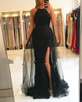 Vestido de festa comprido em tule com racha e sereia preta