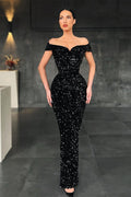 Vestido de noche largo de sirena con lentejuelas negro de tirantes caídos para baile de graduación