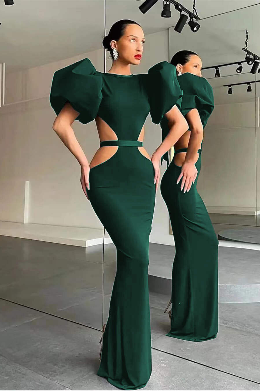 Vestido de festa comprido verde escuro, estilo sereia, com mangas abalonadas e cetim