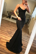 Vestido de Noche Largo de Satén con Tirantes Finos Negros y Cola de Sirena para Baile de Graduación