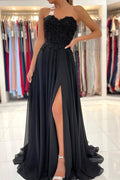 Vestido de Noche Chifón Negro Largo en Línea A con Escote Corazón, Aplicaciones y Abertura Lateral