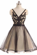 Abito corto da ballo scollato a V in tulle e pizzo nero PD067