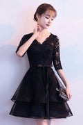 Vestido de baile curto em tule com renda e decote em V preto PD150