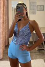 Langes A-Linien-Ballkleid aus Satin mit Schnürung, V-Ausschnitt, Spaghettiträgern und Schlitz