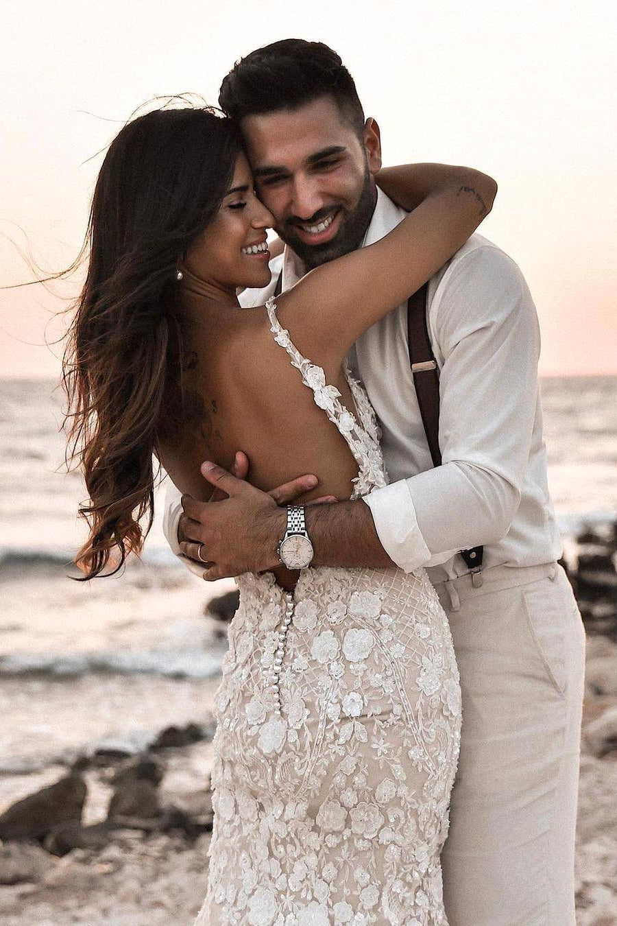Robe de mariée dos nu sans manches style bohème fleuri en forme de sirène