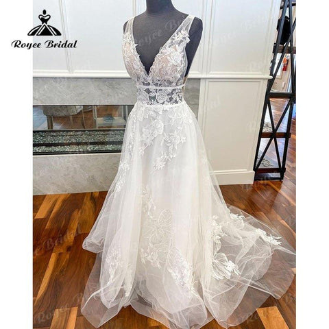 Boho V-Ausschnitt Spitze Blumen Brautkleid A-Linie Rückenfrei Sweep Zug 2025 Vintage Frauen Strand Robe De Mariage Braut Brautkleider