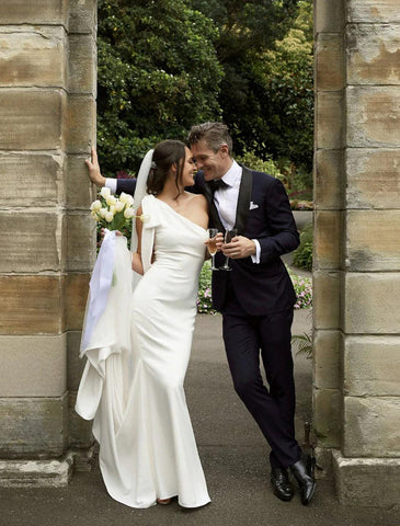 Boho Brautkleider Meerjungfrau Eine Schulter Ärmellos Hofschleppe Stretch Stoff Brautkleider Mit Schleife(n)