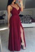 Burgunderrotes, langes Chiffon-Ballkleid mit Trägern und Seitenschlitz PM225