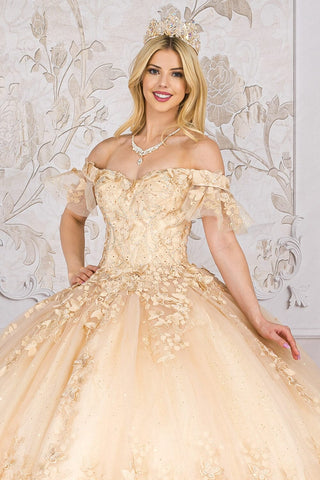 Schulterfreies Ballkleid mit Schmetterlingsapplikation von Petite Adele PQ1021