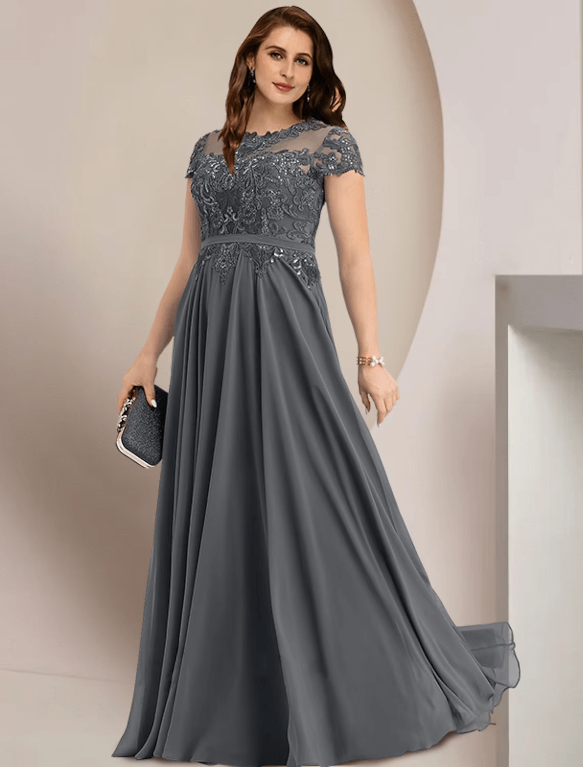 Vestido de mãe da noiva plus size, elegante, com decote em joia, comprimento até ao chão, em chiffon e renda, manga curta com pregas e lantejoulas