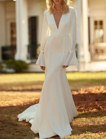 Lässige Brautkleider Trompete/Meerjungfrau-Linie V-Ausschnitt Langarm Hofschleppe Chiffon Brautkleider mit Schärpe/Band
