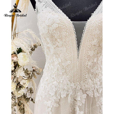 Charmantes ärmelloses Brautkleid in A-Linie mit Spitzenapplikationen, V-Ausschnitt, offenem Rücken, Schleppe, Tüll, Strandkleid für Damen, standesamtliche Brautkleider 