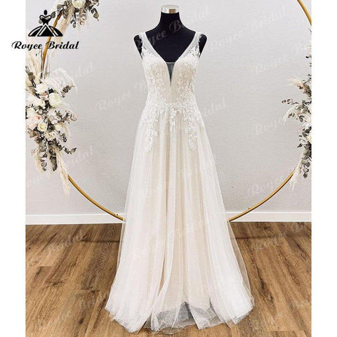 Charmantes ärmelloses Brautkleid in A-Linie mit Spitzenapplikationen, V-Ausschnitt, offenem Rücken, Schleppe, Tüll, Strandkleid für Damen, standesamtliche Brautkleider 