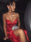 Charmantes langes A-Linien-Ballkleid aus Satin mit Herzausschnitt und Spaghettiträgern und seitlichem Schlitz