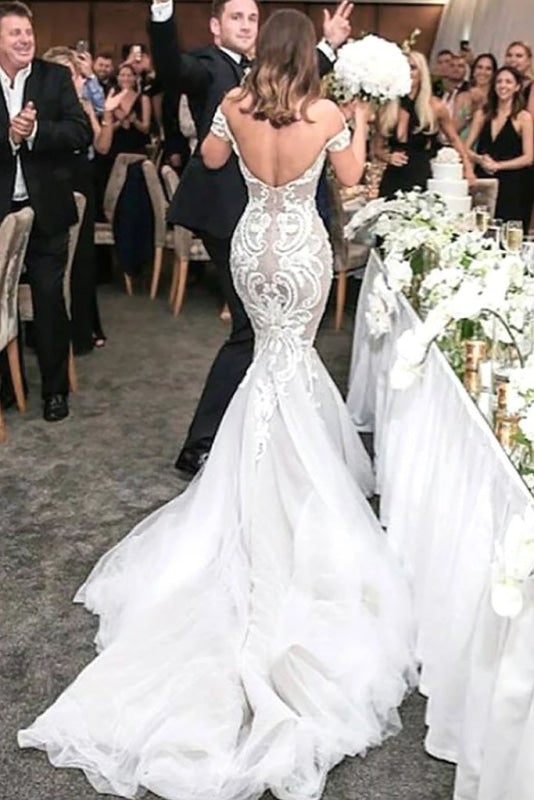Charmantes Meerjungfrauen-Stil-Trägerloses Sweep-Train-Spitzen Elegantes Brautkleid