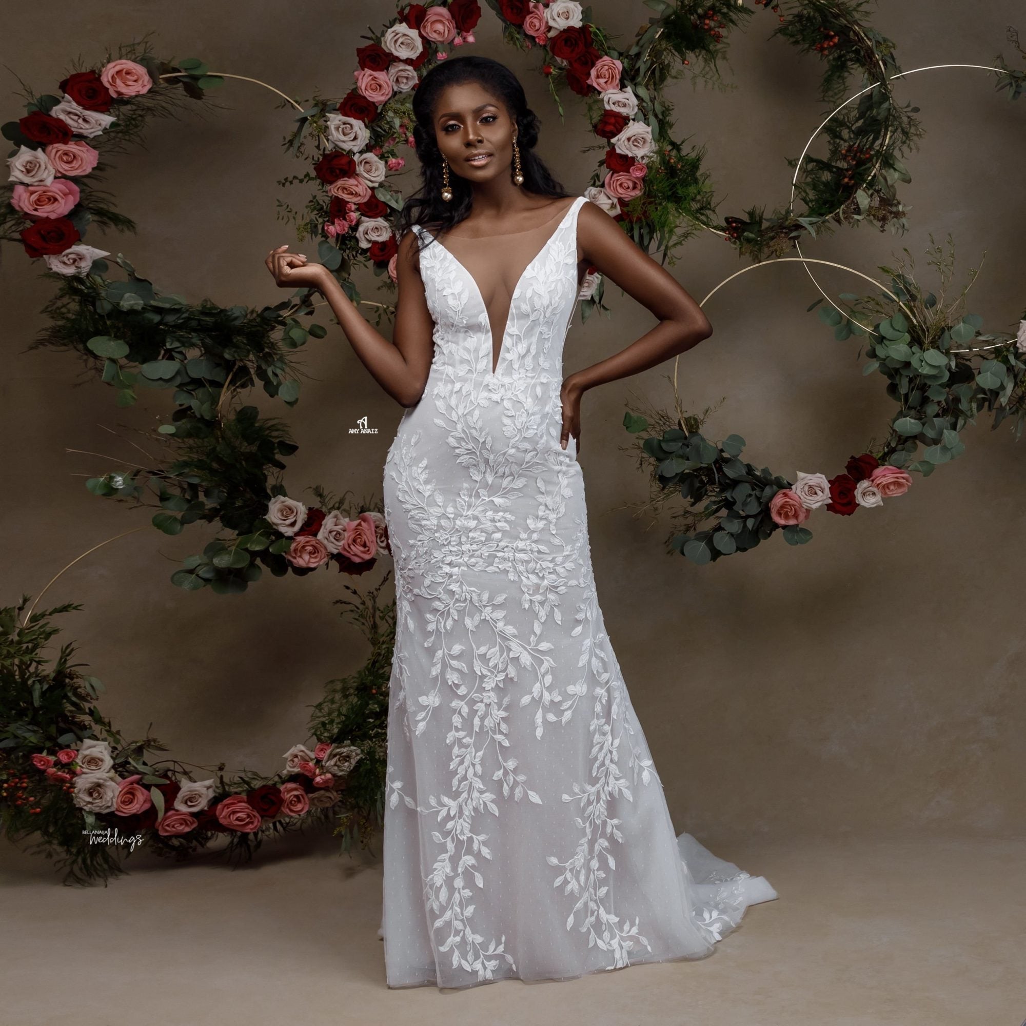 Charmantes Porträt-Trägerloses Spitzen-Abendkleid mit Schwanenlinie für die Hochzeit