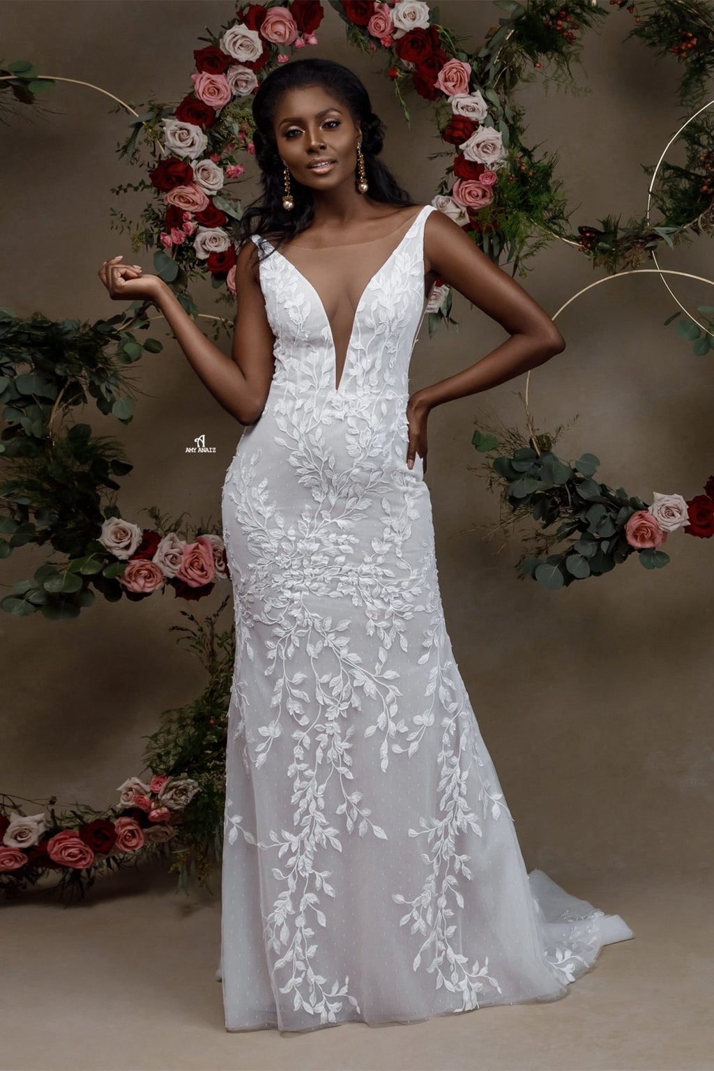 Charmantes Porträt-Trägerloses Spitzen-Abendkleid mit Schwanenlinie für die Hochzeit